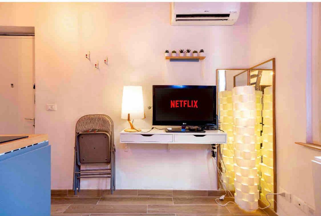 Aria Condizionata, Loft A 13' Dal Duomo Con Ampio Balcone Wifi E Netflix Apartment Milan Exterior photo